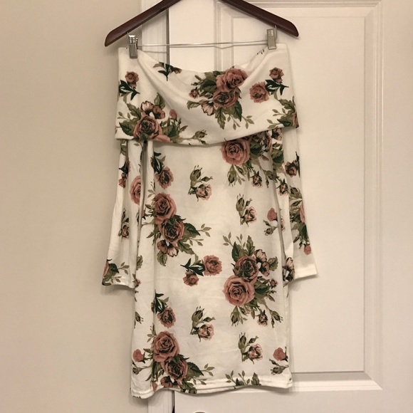 Boutique Dresses & Skirts - Floral Strapless Sweater Dress